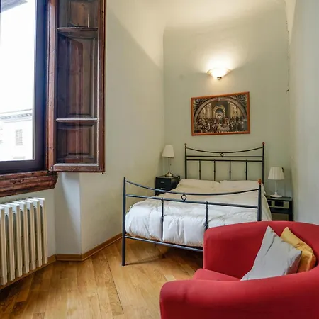 2 Bedroom Cozy In Apartment